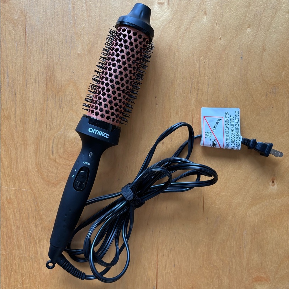 Amika Blowout Babe Thermal Brush